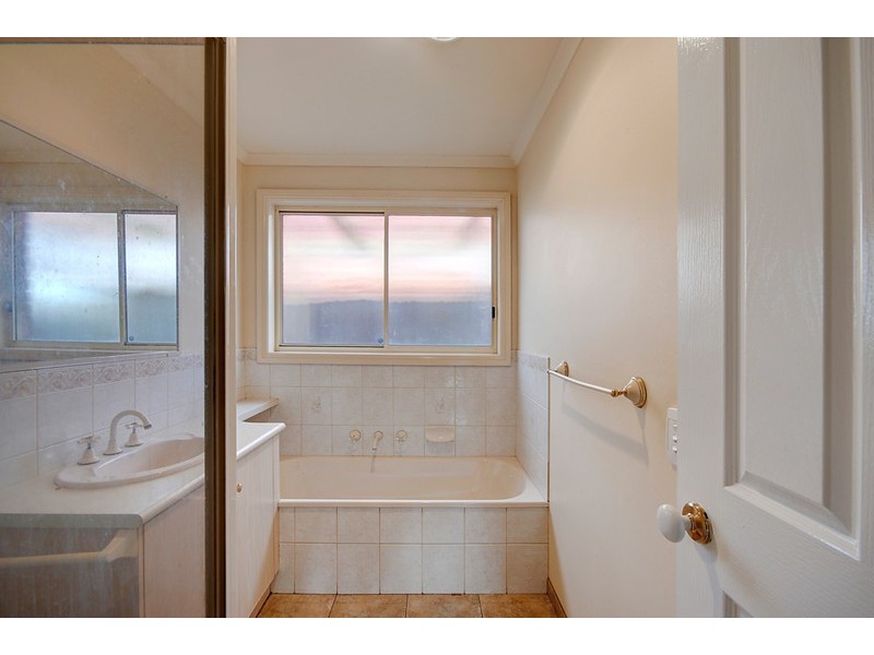 32 Langer Drive, St Albans Park VIC 3219