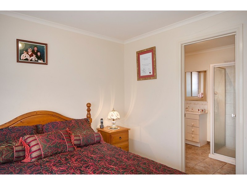 32 Langer Drive, St Albans Park VIC 3219