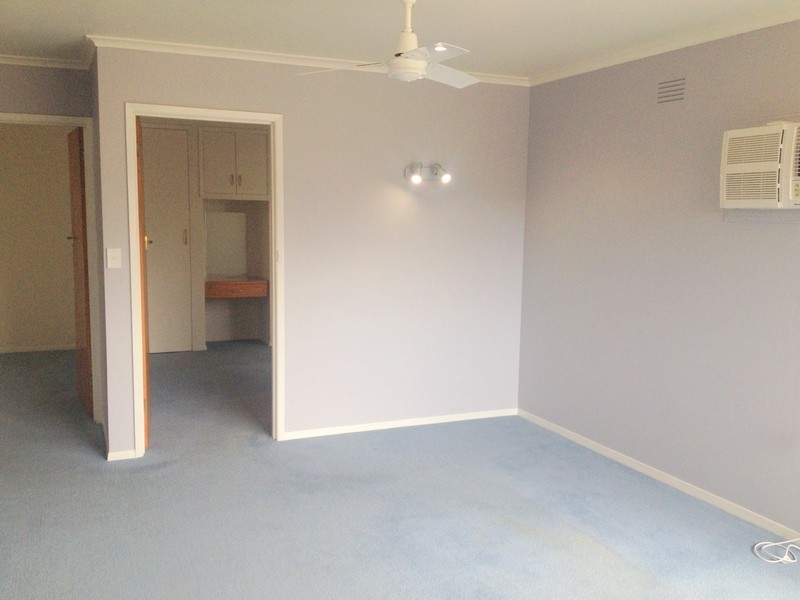 2/9 Elliott Avenue, Highton VIC 3216