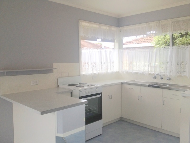 2/9 Elliott Avenue, Highton VIC 3216