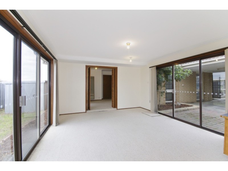 8 Stratford Court, Grovedale VIC 3216