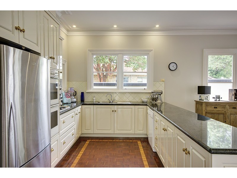 21 Strachan Avenue, Manifold Heights VIC 3218