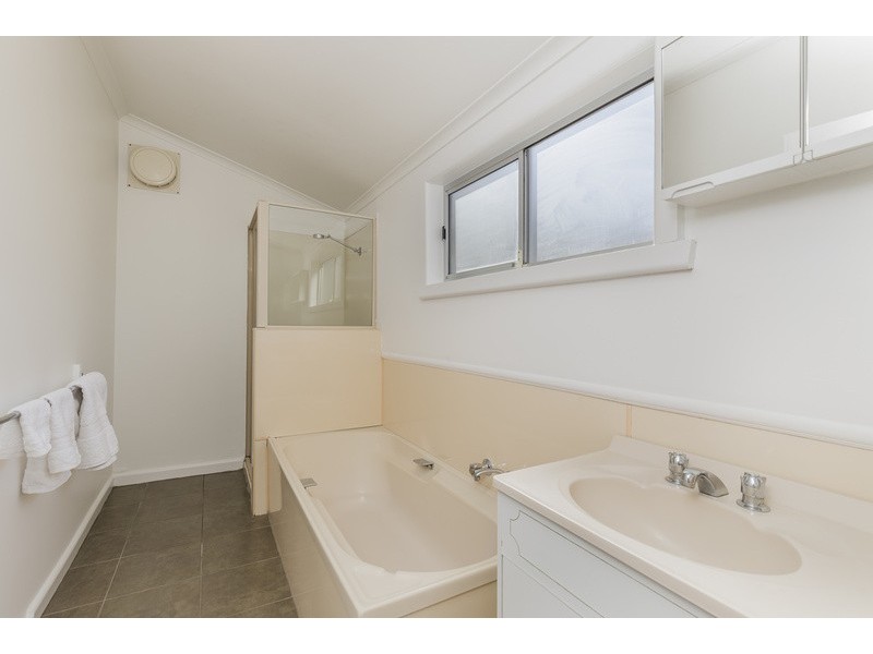 23 Belfast Street, Newtown VIC 3220