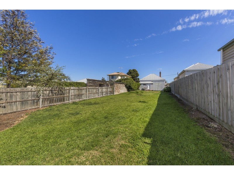 23 Belfast Street, Newtown VIC 3220