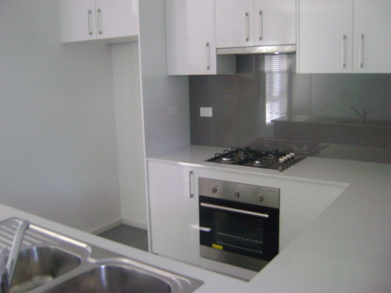 2/172 West Fyans Street, Newtown VIC 3220