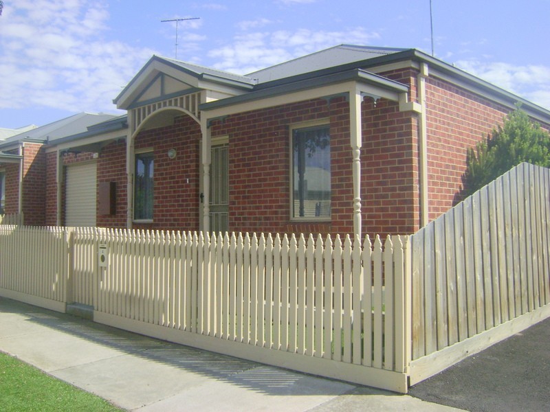 4 Clarendon Street, Newtown VIC 3220