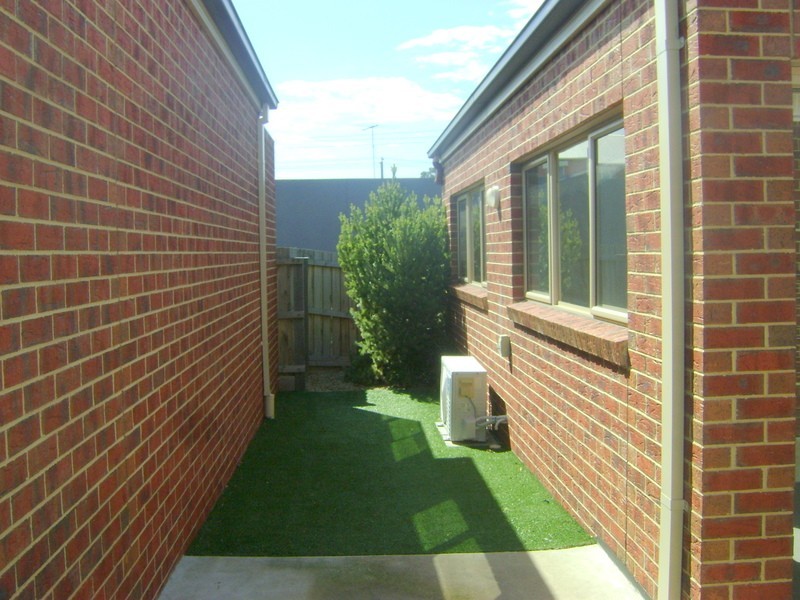 4 Clarendon Street, Newtown VIC 3220