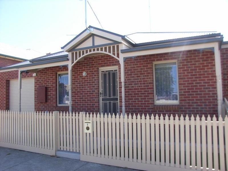 6 Clarendon Street, Newtown VIC 3220