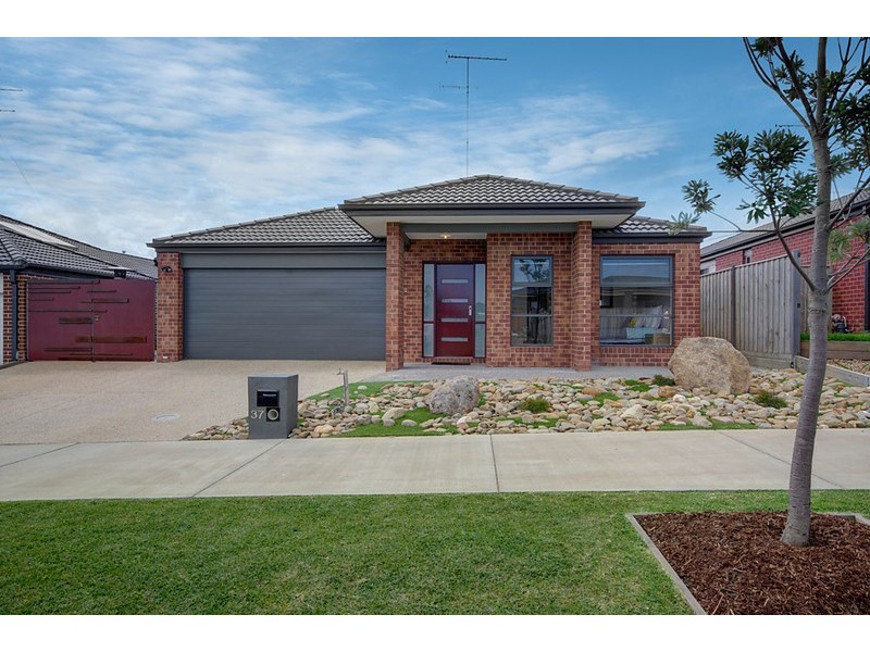 37 Estuary Boulevard, Leopold VIC 3224
