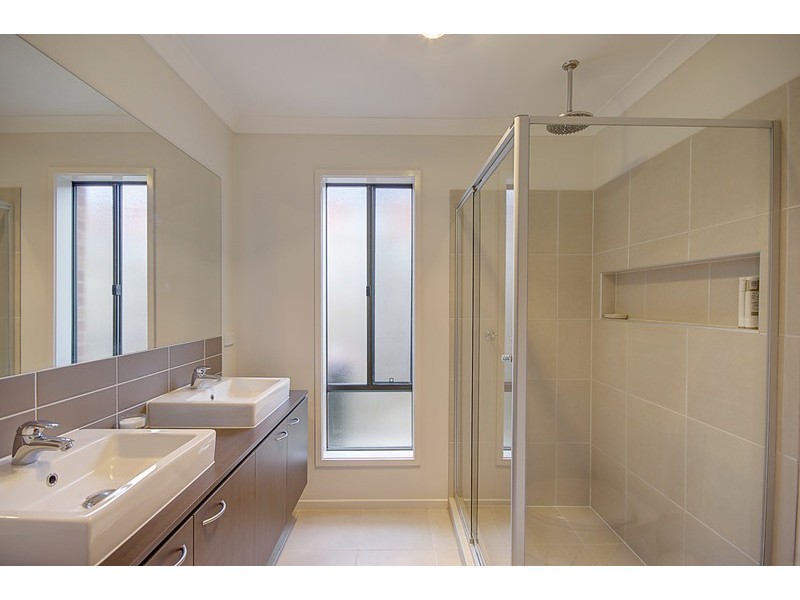 37 Estuary Boulevard, Leopold VIC 3224