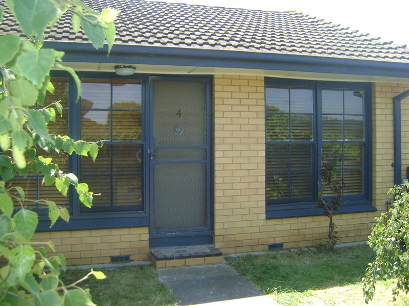 4/40 Tahara Avenue, Hamlyn Heights VIC 3215