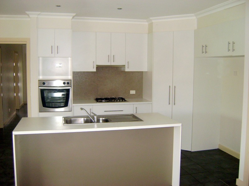 2/166 Barwarre Road, Grovedale VIC 3216