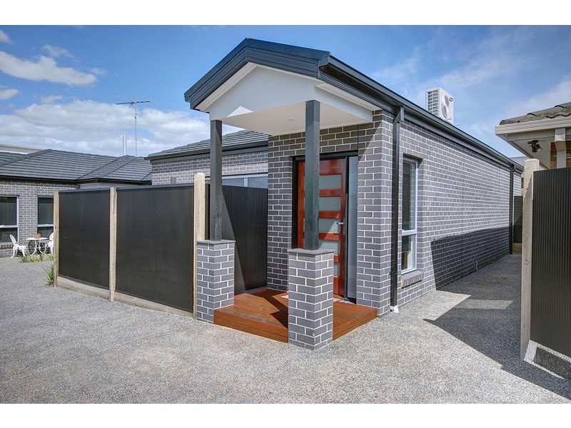 2/3 Karlovac Court, Bell Park VIC 3215