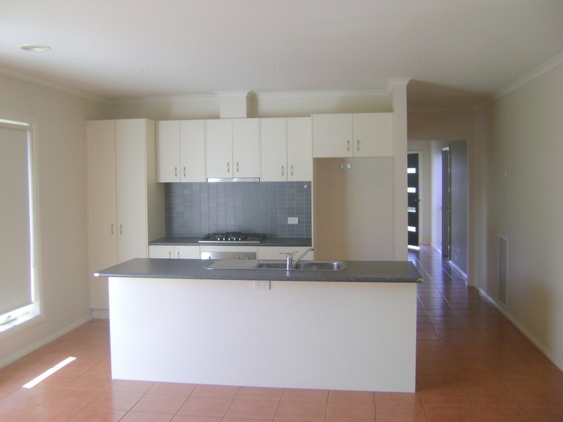 4 McSal Street, Lovely Banks VIC 3221