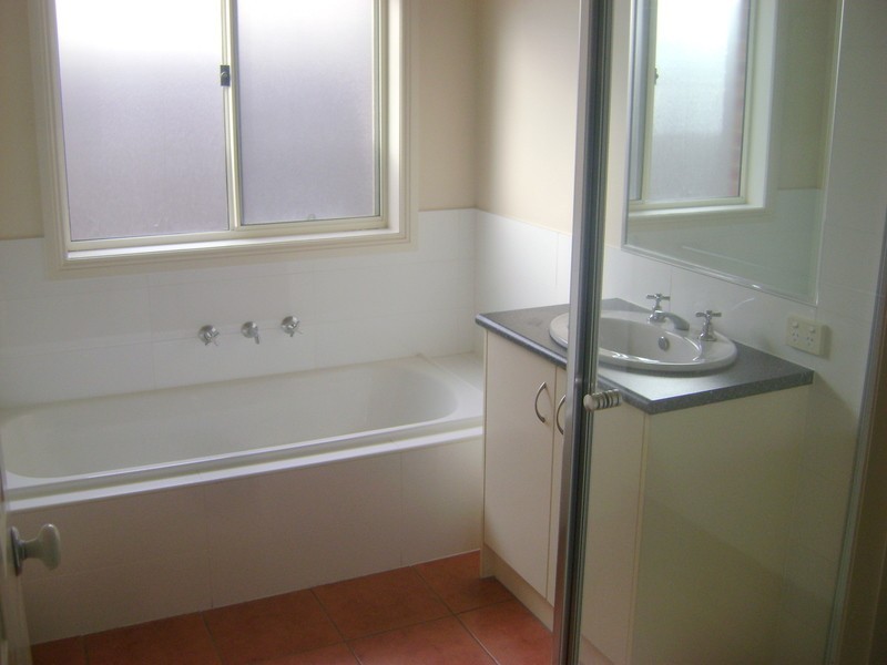 4 McSal Street, Lovely Banks VIC 3221