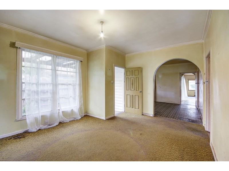 16 Churchill Square, Colac VIC 3250