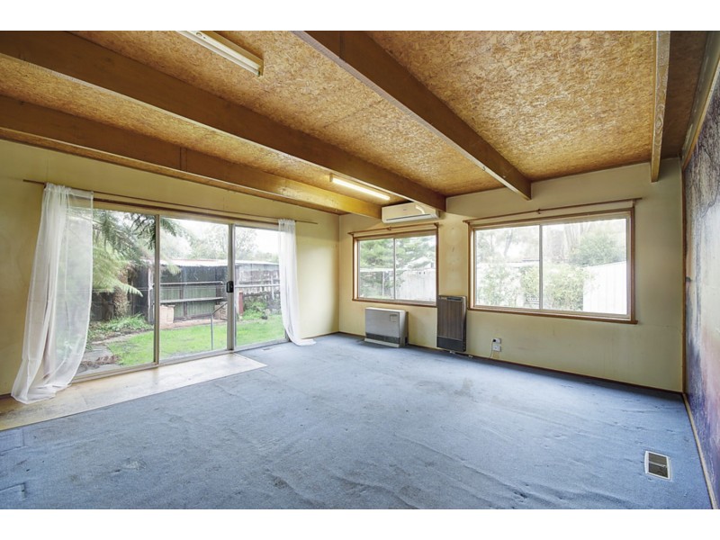 16 Churchill Square, Colac VIC 3250