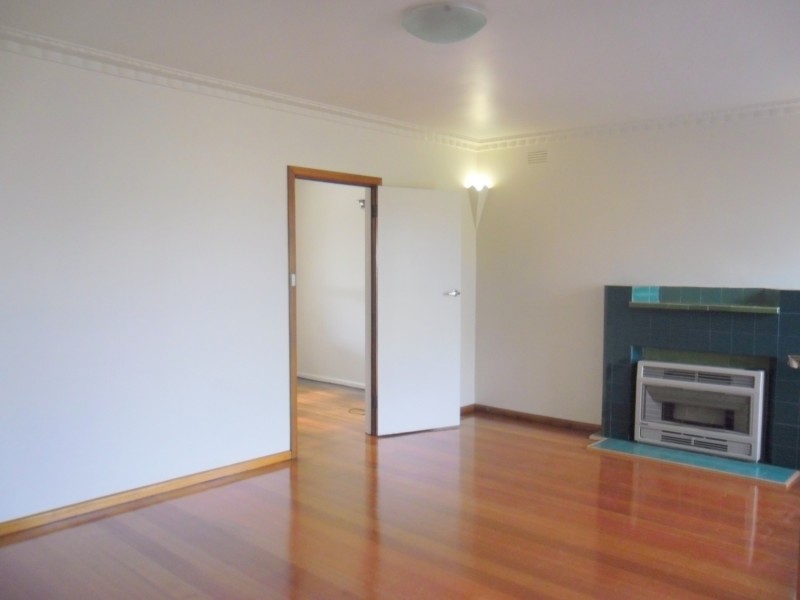 9 Charles Street, Newcomb VIC 3219