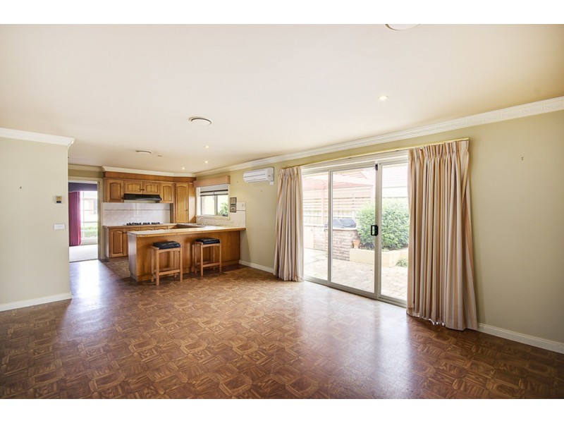 15 Glastonbury Drive, Highton VIC 3216