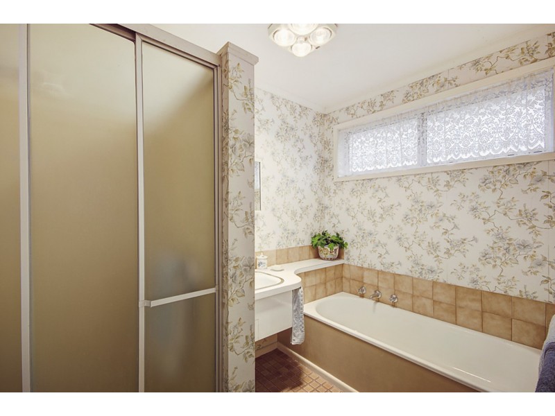 32 Cheryl Crescent, Belmont VIC 3216