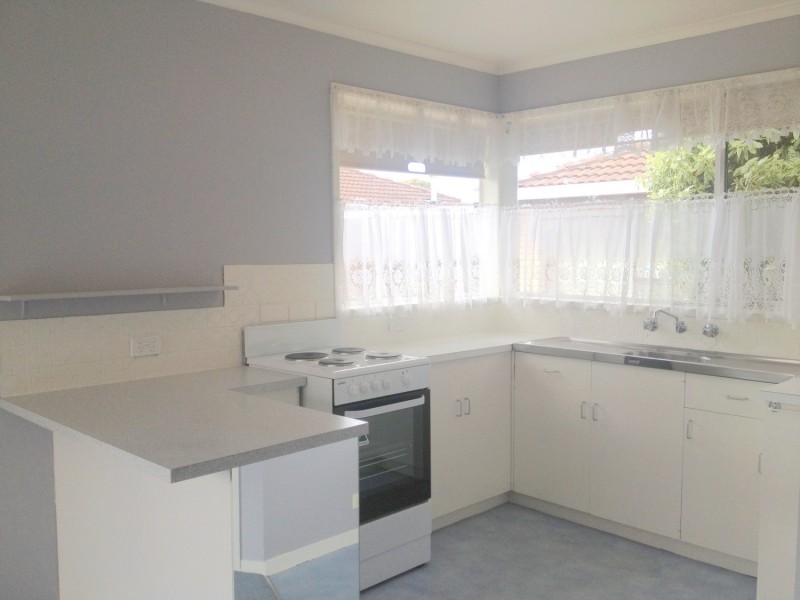 2/9 Elliott Avenue, Highton VIC 3216