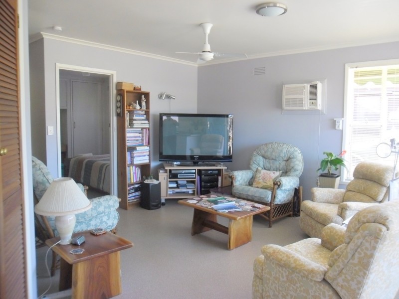 2/9 Elliott Avenue, Highton VIC 3216