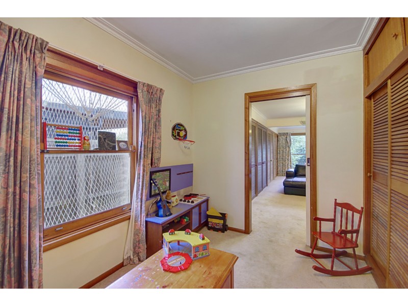 13 Cheltenham Road, Newcomb VIC 3219