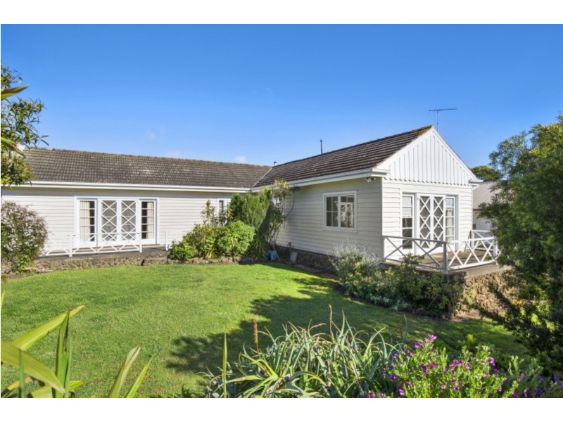 2 Hawthorn Avenue, Belmont VIC 3216