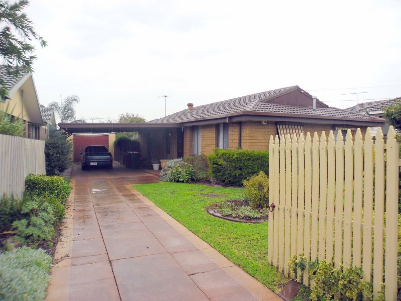 11 Wellwood Avenue, Norlane VIC 3214