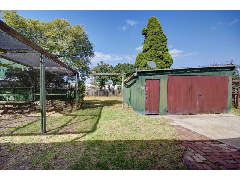 15 Waitara Grove, Norlane VIC 3214