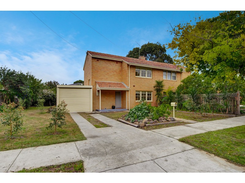 27 Churchill Avenue, Newtown VIC 3220