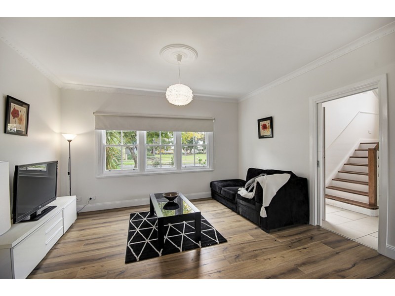 27 Churchill Avenue, Newtown VIC 3220