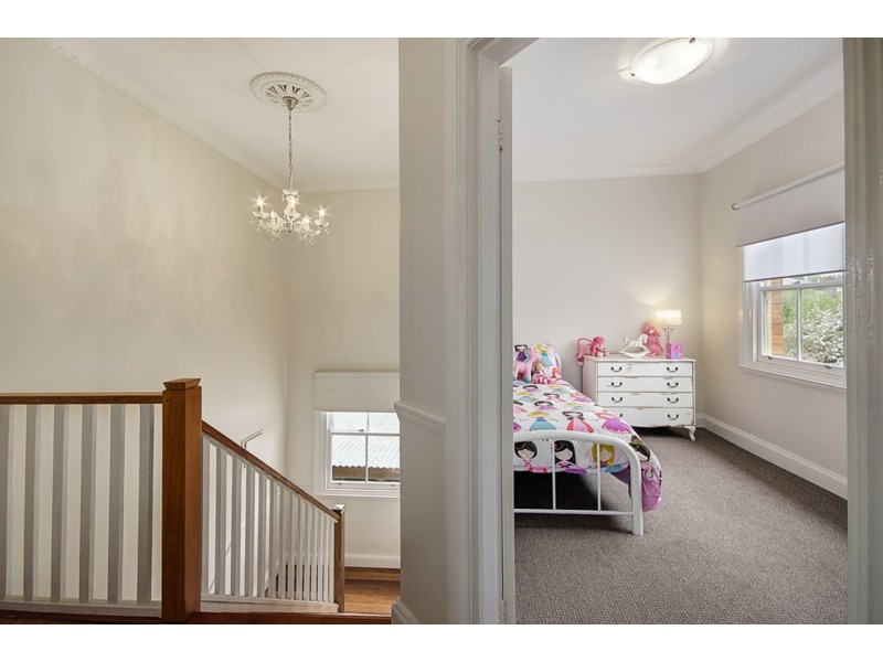 27 Churchill Avenue, Newtown VIC 3220