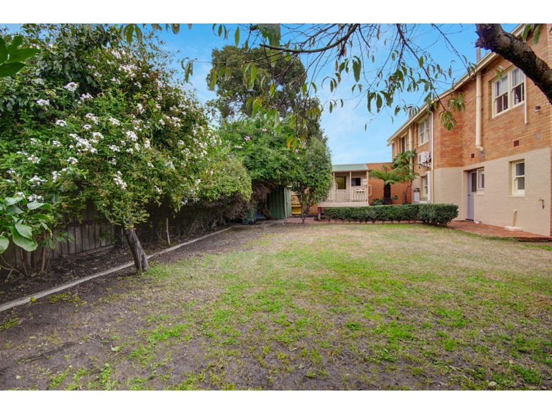 27 Churchill Avenue, Newtown VIC 3220