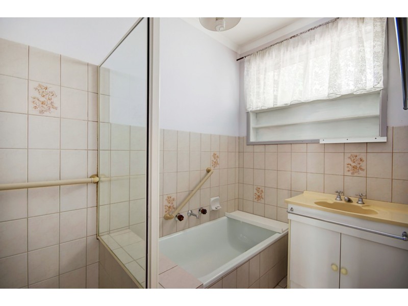 2/38 Orbit Drive, Whittington VIC 3219