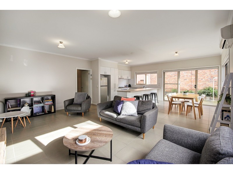 6 Clarendon Street, Newtown VIC 3220
