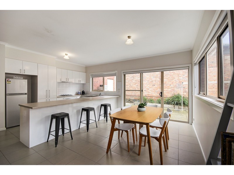 6 Clarendon Street, Newtown VIC 3220