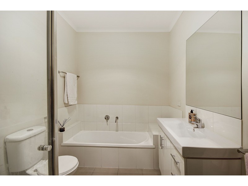 6 Clarendon Street, Newtown VIC 3220