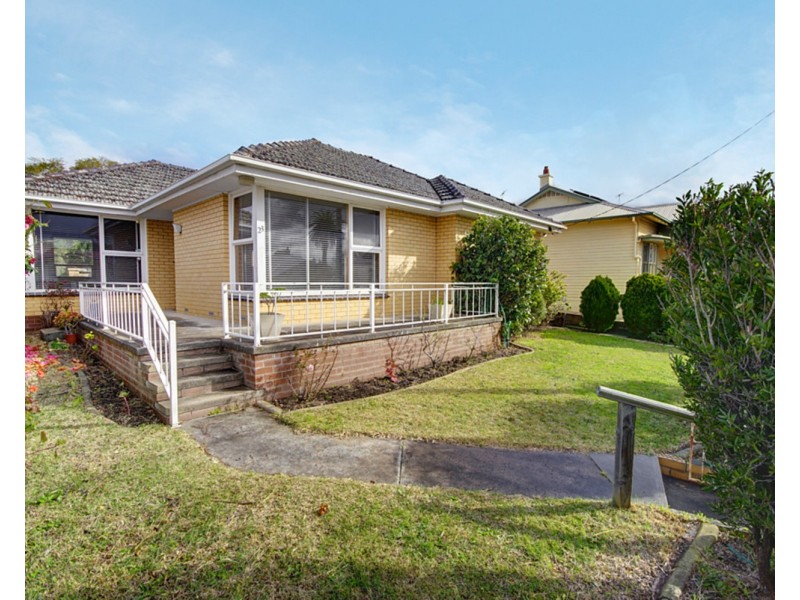 23 Roebuck Street, Newtown VIC 3220