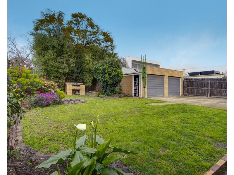 23 Roebuck Street, Newtown VIC 3220