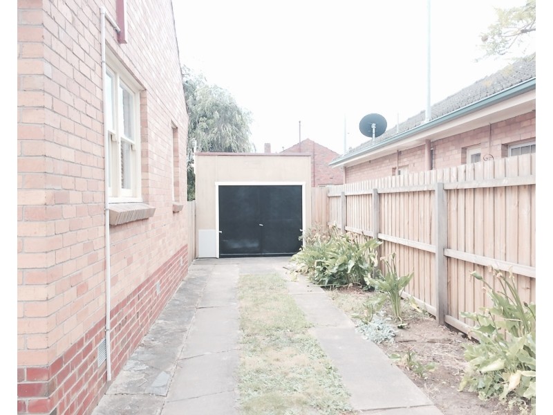 394 Aberdeen Street, Newtown VIC 3220