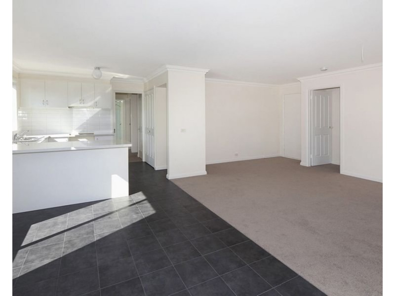 2/4 Barwarre Road, Marshall VIC 3216