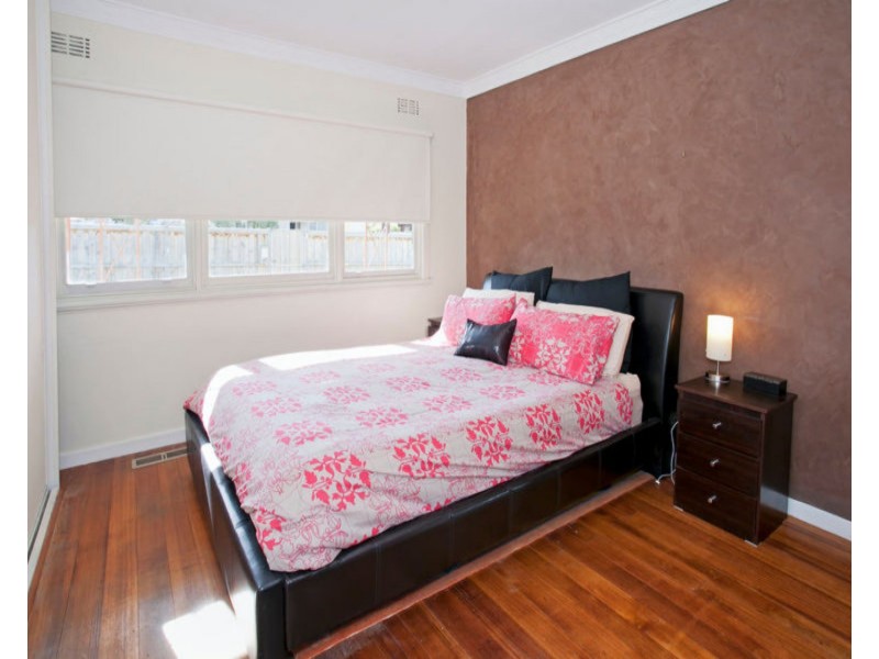 1 Laura Avenue, Belmont VIC 3216