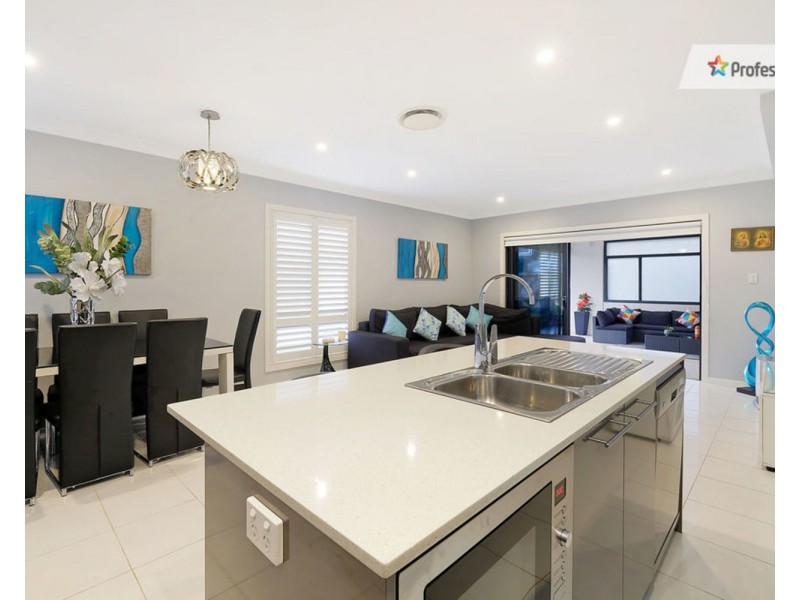 17 Springbrook Boulevard, Kellyville NSW 2155