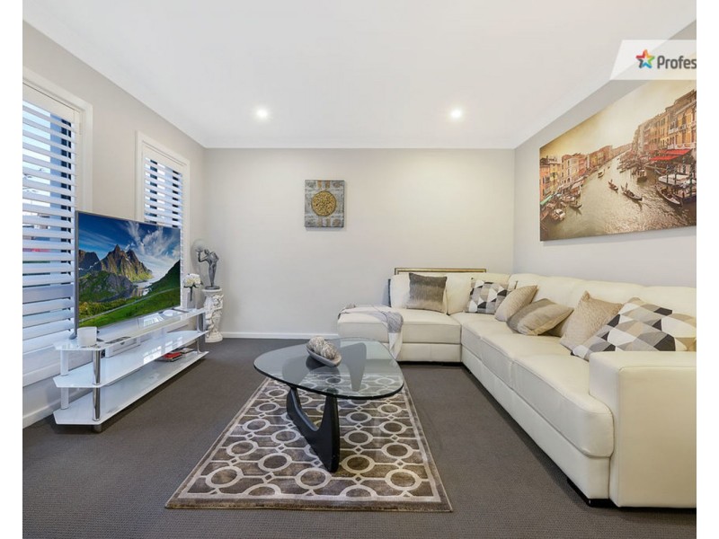 17 Springbrook Boulevard, Kellyville NSW 2155