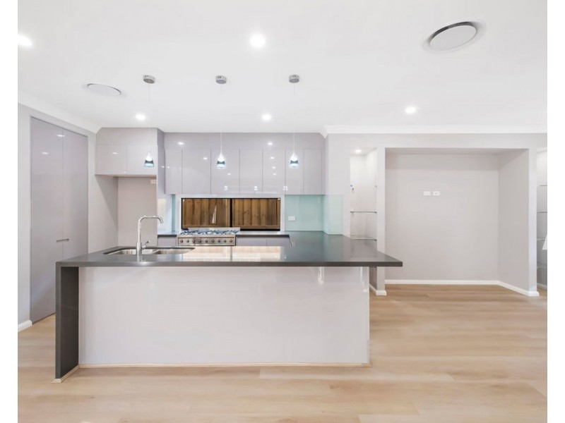 55 Longerenong Avenue, Box Hill NSW 2765