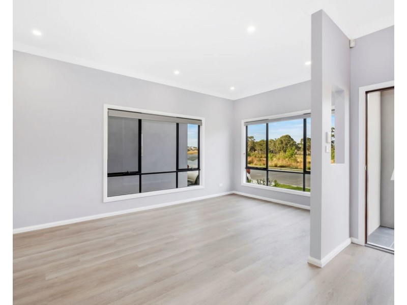 55 Longerenong Avenue, Box Hill NSW 2765