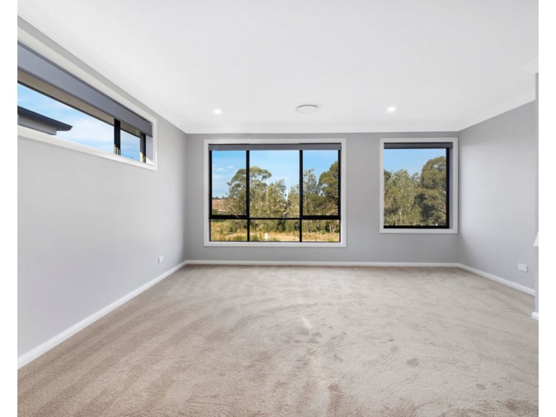 55 Longerenong Avenue, Box Hill NSW 2765