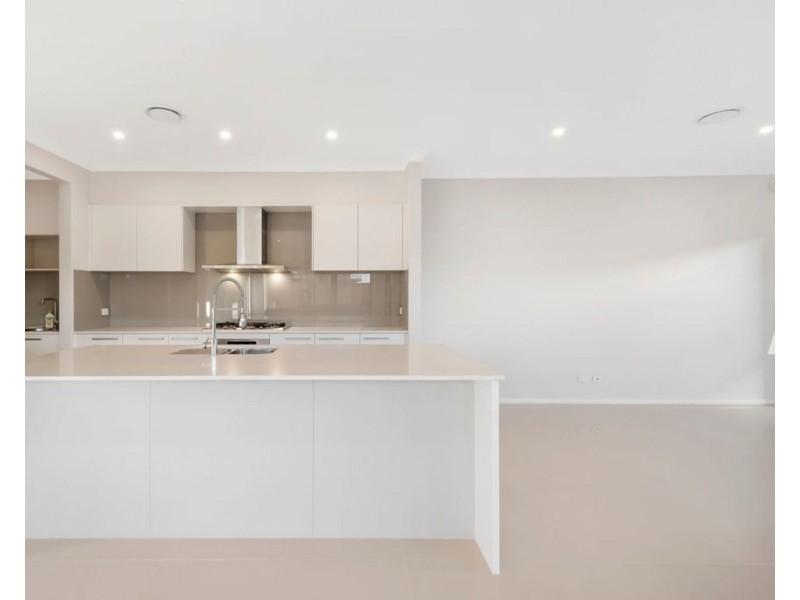 35 Longerenong Avenue, Box Hill NSW 2765