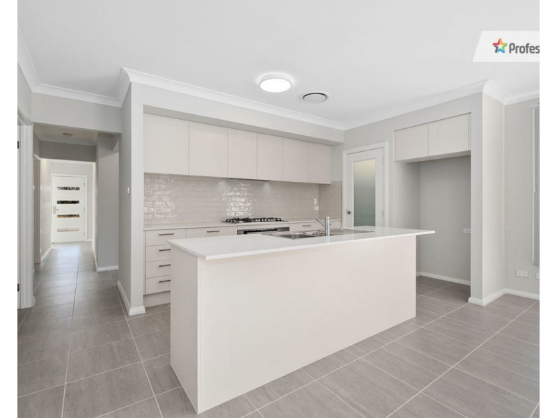 11 Streamdale Street, Box Hill NSW 2765